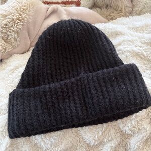 H&M Ribbed Black Beanie